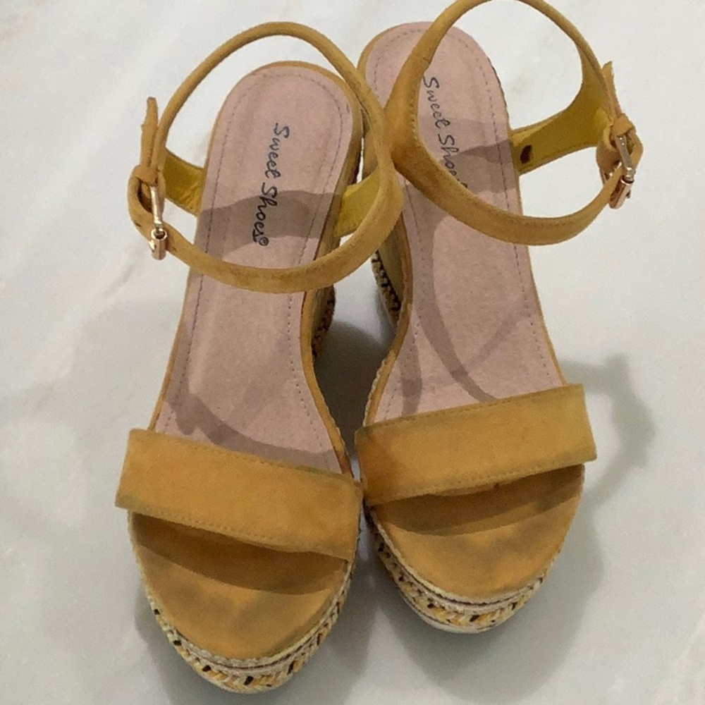 Mustard wedges